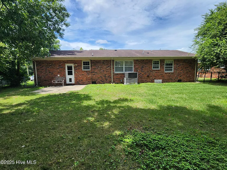 818 Williams St — Photo 25