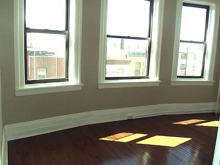 3rd image of 134 Clifton Pl APT 6