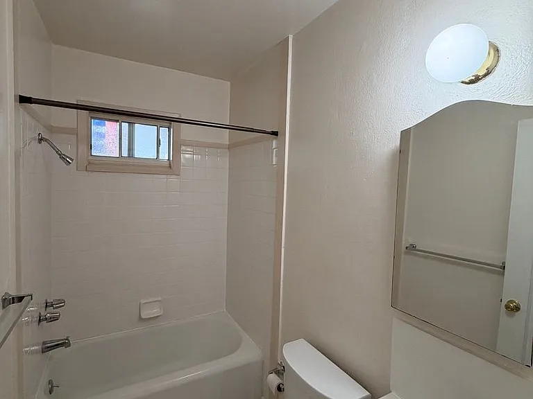 1321 Spruce — Photo 15