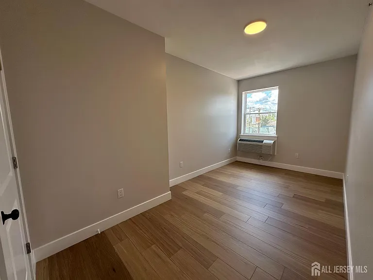 213 French St #7 — Photo 6