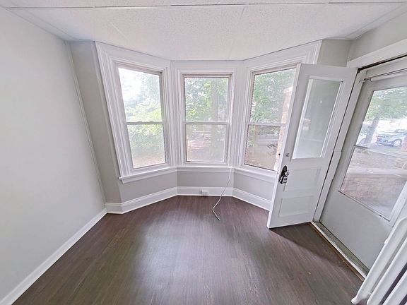 3rd image of 144 Altoona Ave APT 3