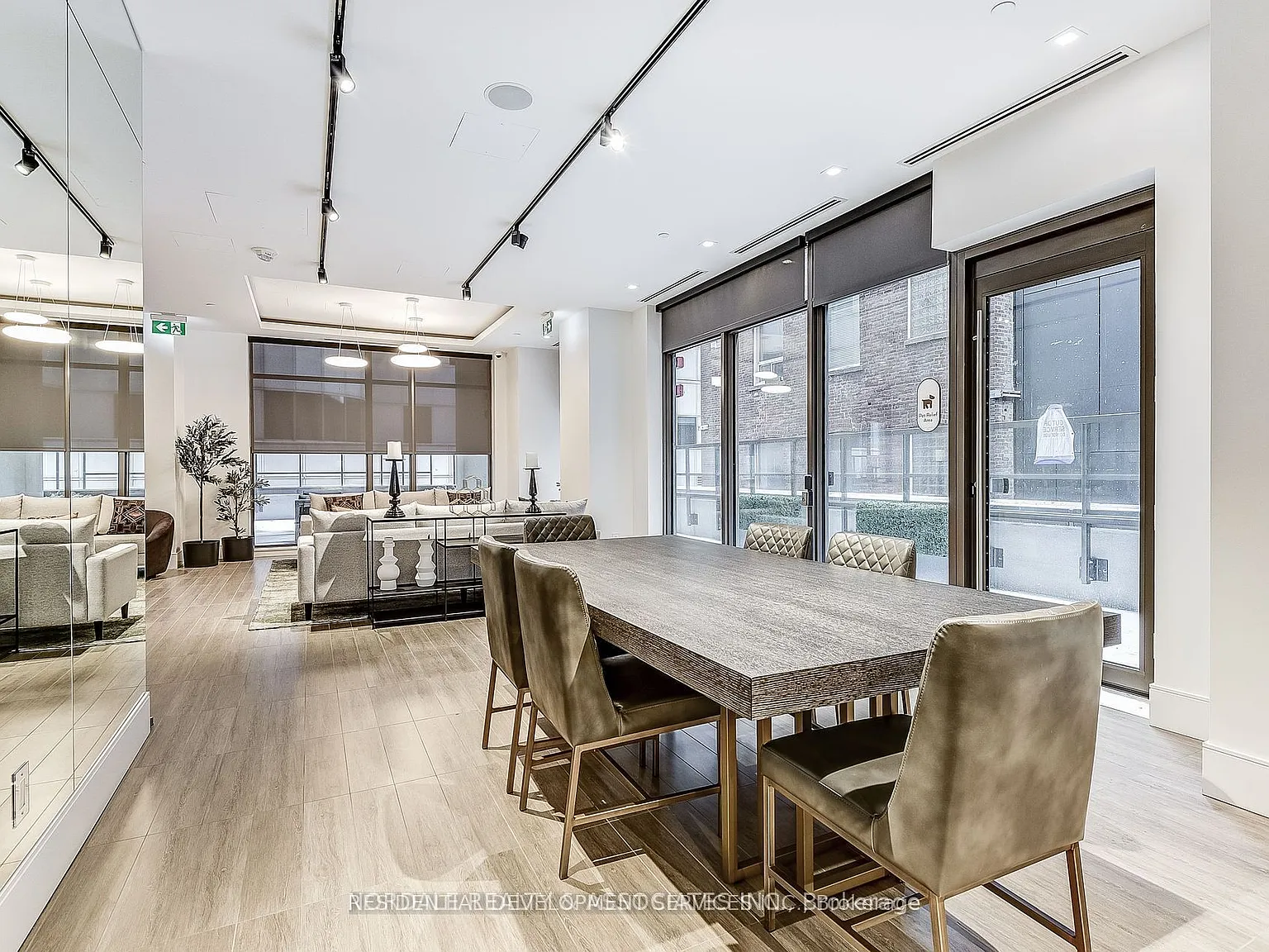 Encore At Theatre District Condos — Photo 4