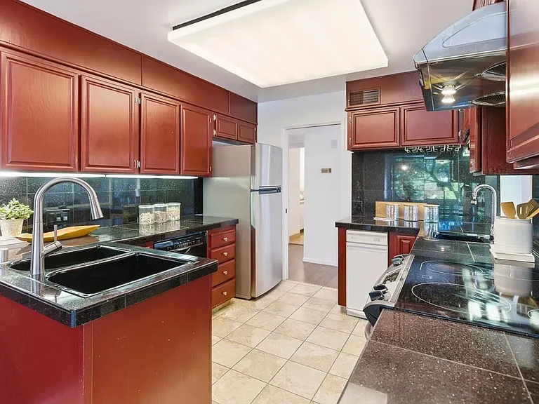 58 E Poplar Ave #4 — Photo 8