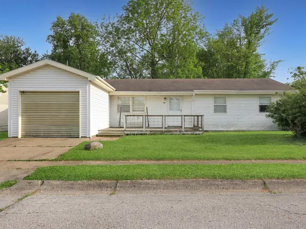 401 E 11th St, Brookston, IN 47923