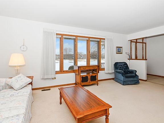 5th image of 18147 Oregon Ln #237