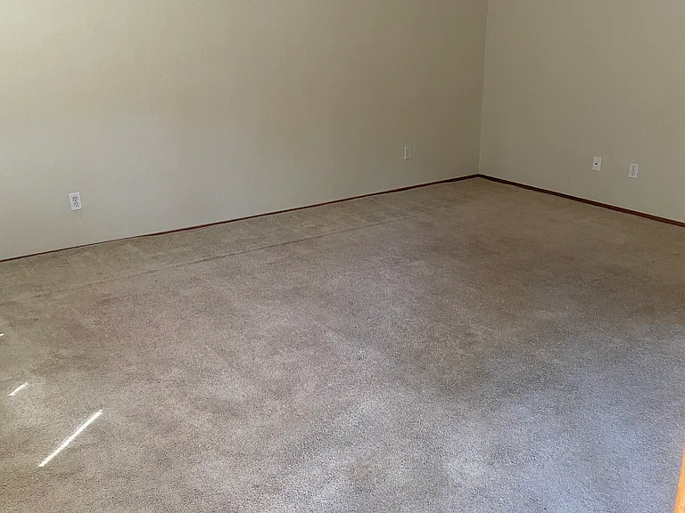 1308 Oak Ridge Dr — Photo 2