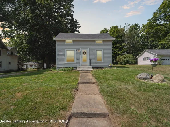 446 S Main St, Vermontville, MI 49096
