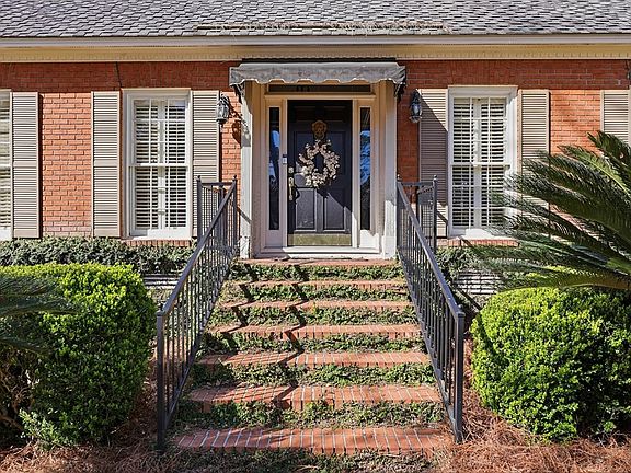 5th image of 2621 Crofton Dr
