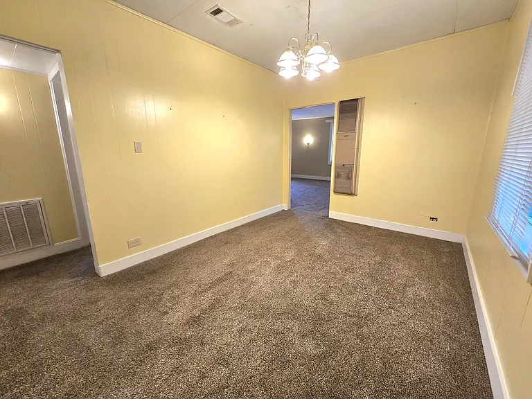 511 E La Rua St — Photo 6