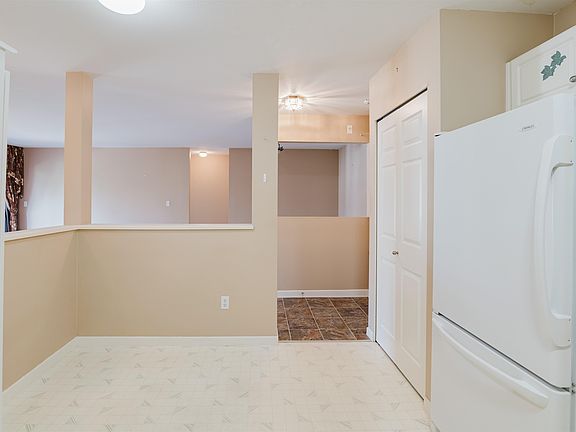 4th image of 7554 Briskham St #302