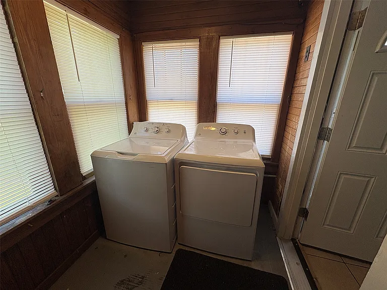 260 Ackley Ave — Photo 13