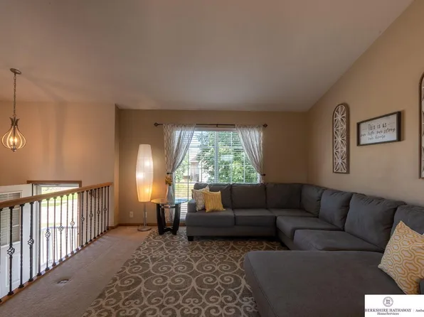 7625 Fillmore St, Omaha, NE 68122