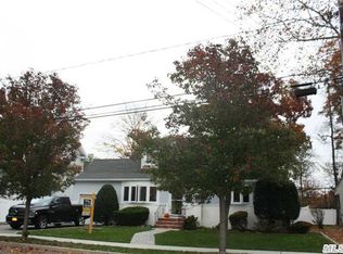 1655 Baker Ave, Merrick, NY 11566