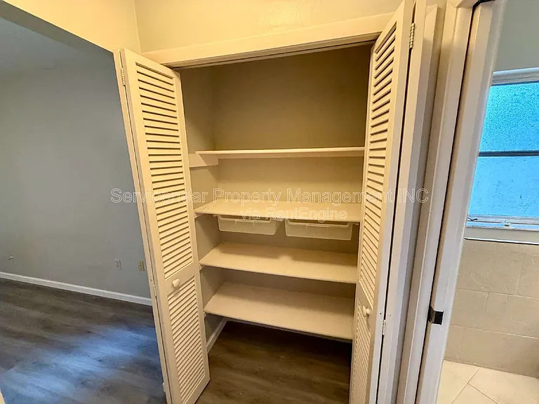 423 Whispering Oaks Ct — Photo 30