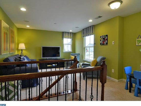 5th image of 1328 Darling Dr
