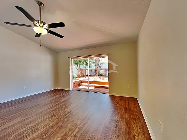 2642 Queen Alberta Dr — Photo 4