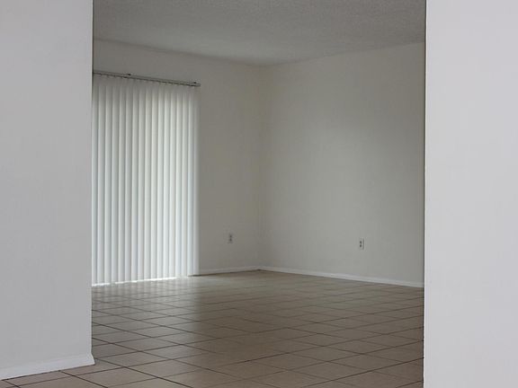 2nd image of 861 NW North River Dr #861