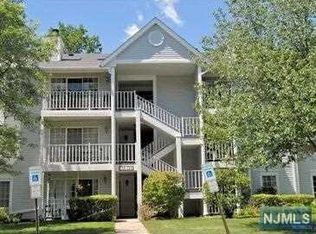 422 Poets Way, Mahwah, NJ 07430