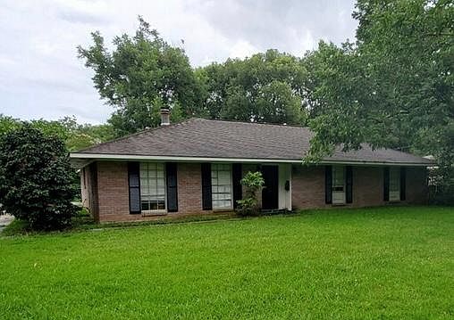 Great house right off campus!