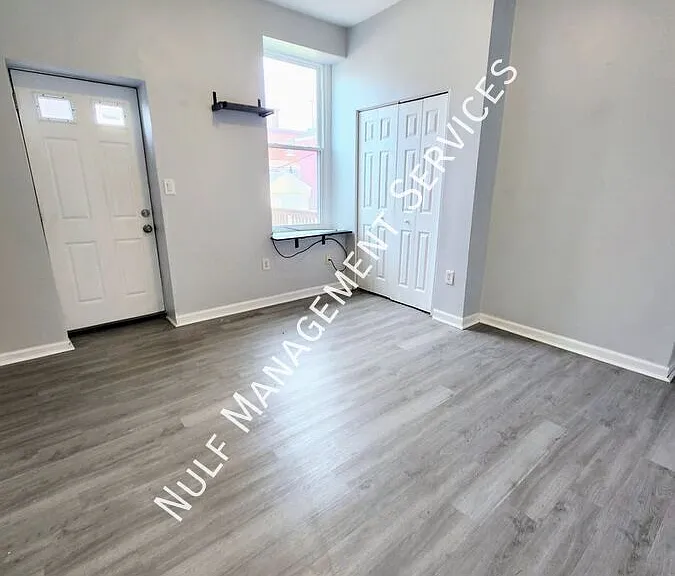 5312 Butler St #2 — Photo 4
