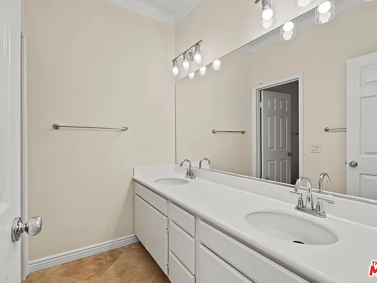 5711 Citrus Ranch Cir — Photo 26