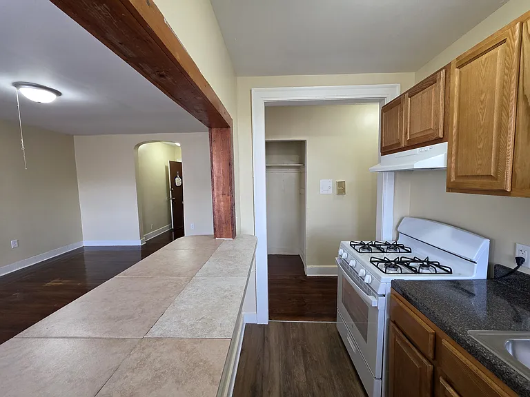 34 Hotchkiss St #6C — Photo 2