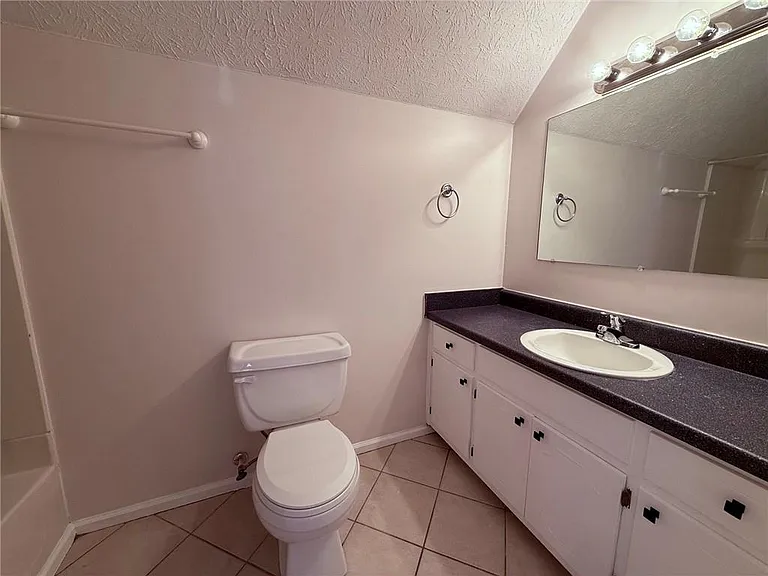 4825 Red Oak Dr — Photo 6