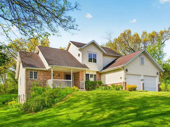W7183 Breneman Rd, Pardeeville, WI 53954