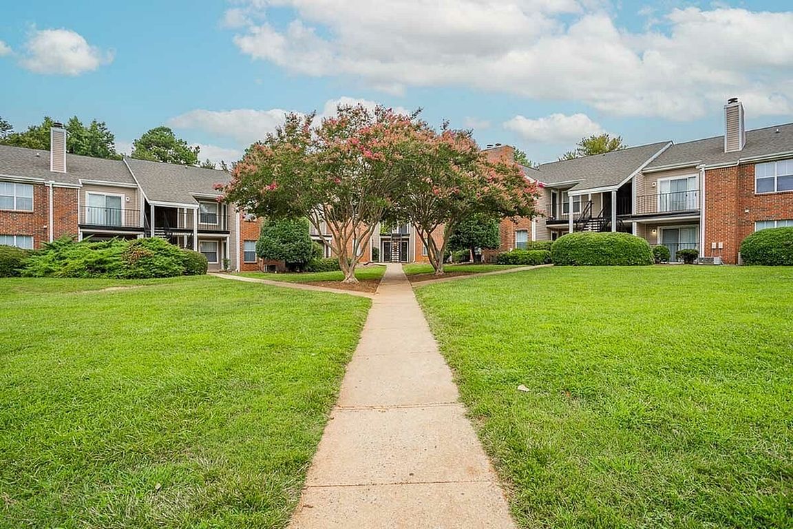 Perks and Amenities at Park at Midtown Apartments