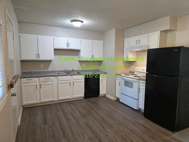 11206 Corrington Ave — Photo 5