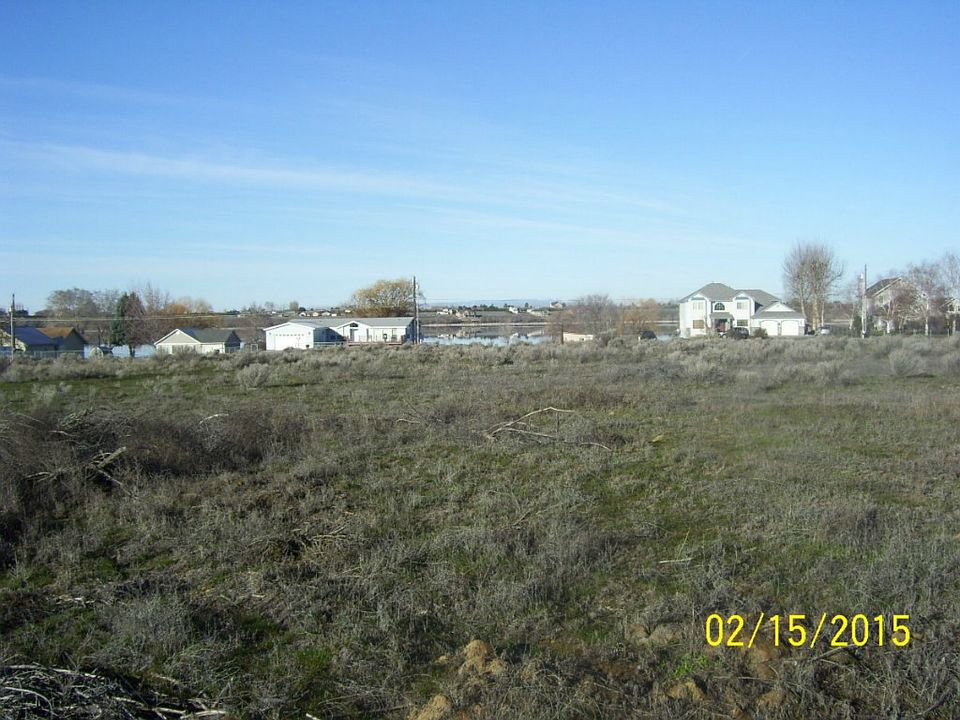 2nd image of 4093 Shorecrest Dr NE