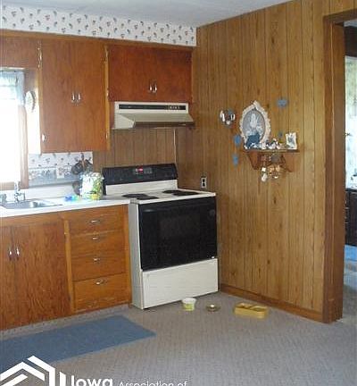 3rd image of 709 N Avenue B