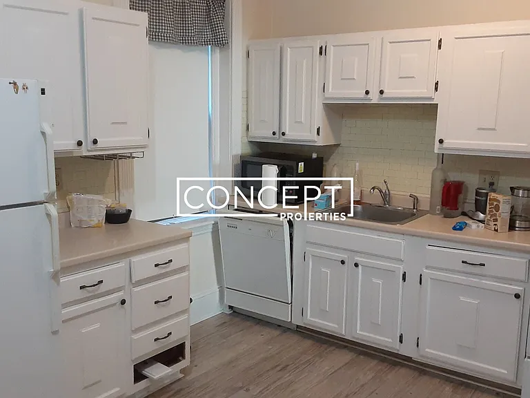 75 Longwood Ave #2R — Photo 9