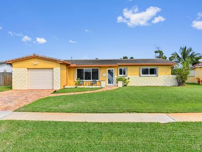 8511 Pasadena Boulevard, Pembroke Pines, FL, 33024