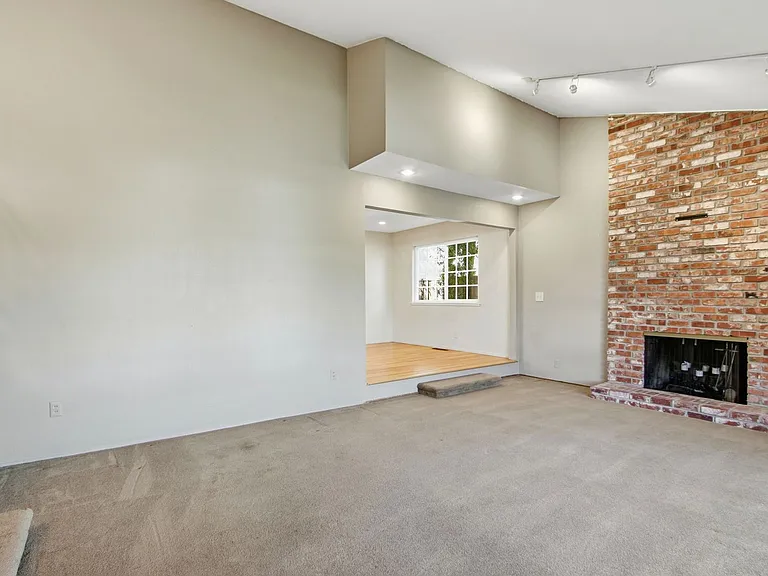 6137 Banner Dr — Photo 11