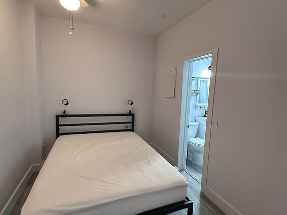 4th image of 3710 Collins Ave #309