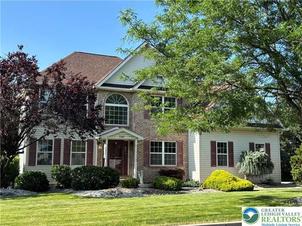 797 Heather Ln, Easton, PA 18040