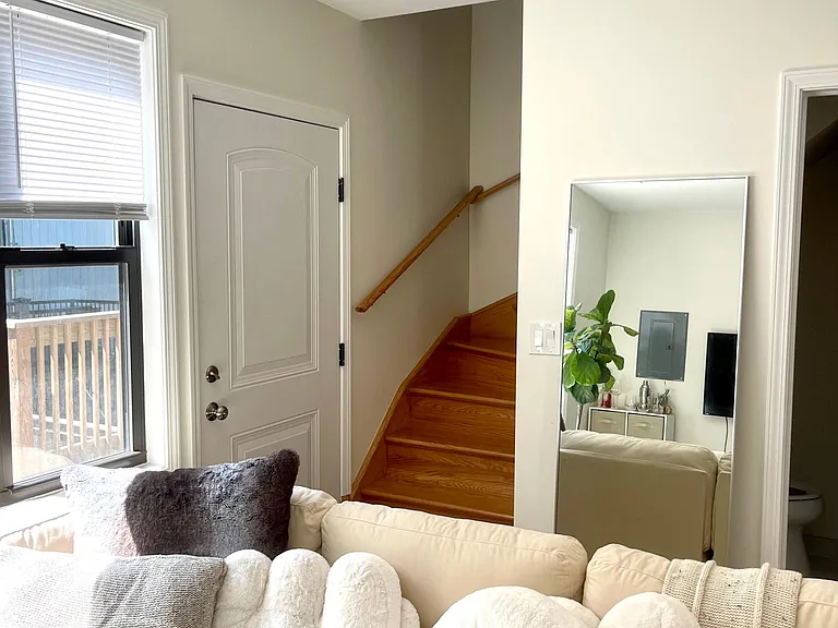 3051 N Racine Ave #2R — Photo 5