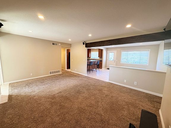 5th image of 801 Worthington St