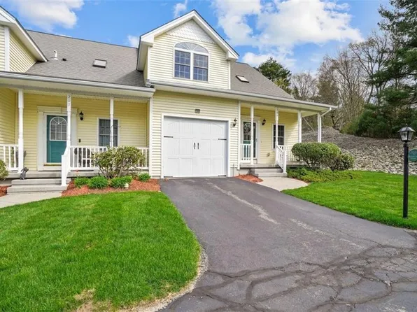 40 Old Louisquisset Pike Unit 204, North Smithfield, RI 02896