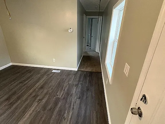 3 bed, 850 sqft, $2,150 — Photo 3