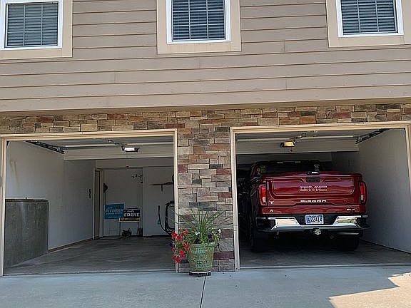 4th image of 2137 Birch St