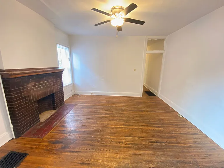Highland St 1441-1443 CR — Photo 5