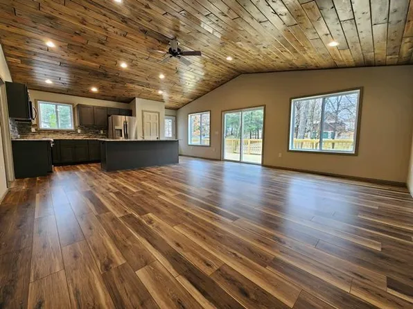 1093 West QUEENS WAY, Nekoosa, WI 54457