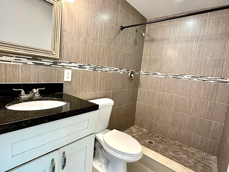 815 Upland Rd #6 — Photo 8