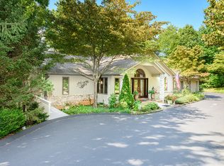 224 Kenmure Dr, Flat Rock, NC 28731