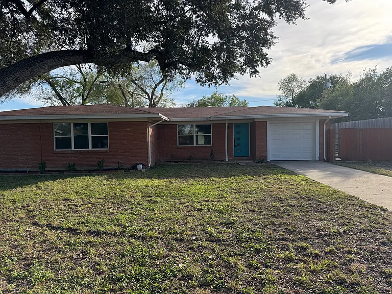 619 Highland Ave — Photo 1