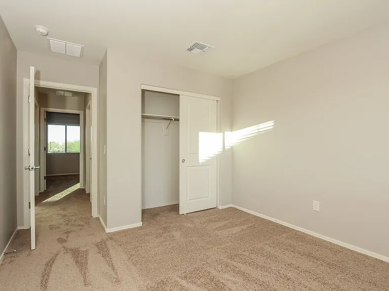 7084 S Victor Dr — Photo 13