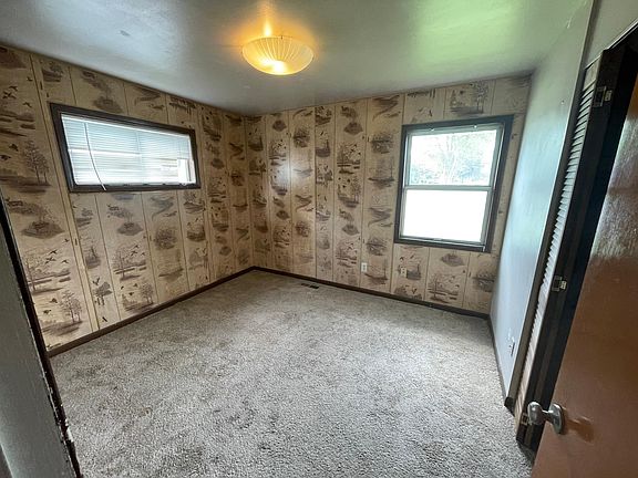 4th image of 11310 Superior Ave