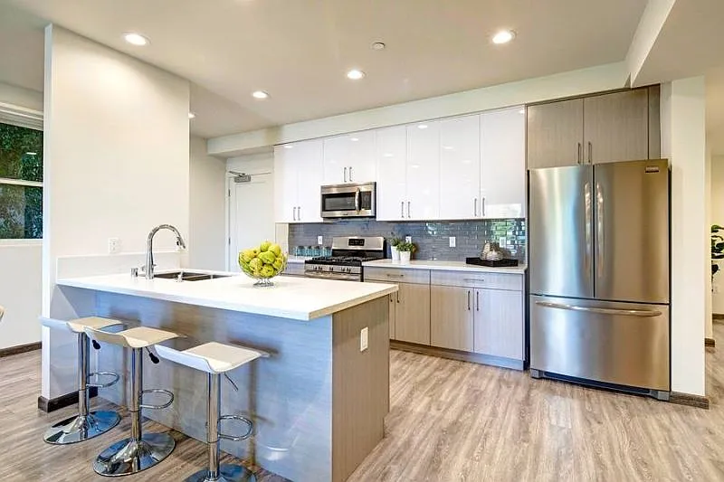 3 bed, 1448 sqft, $4,850 — Photo 1